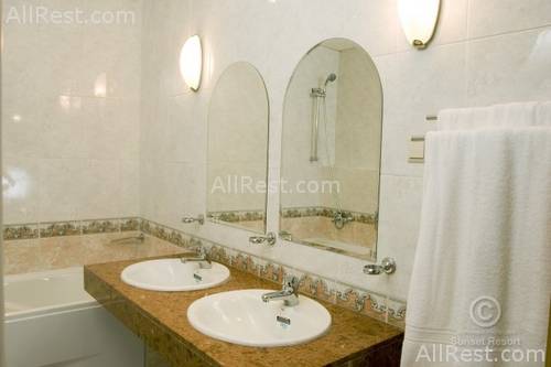 Sunset Resort 36
